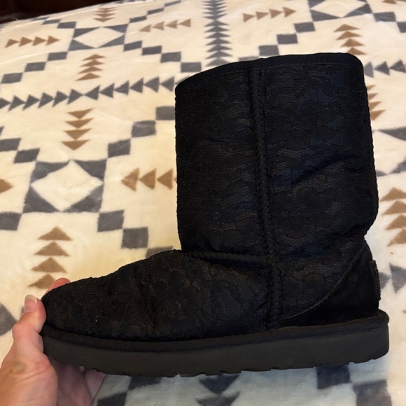 UGG Black Lace Women's Boots Size USA 7 S/N 1018615 - Picture 4 of 8